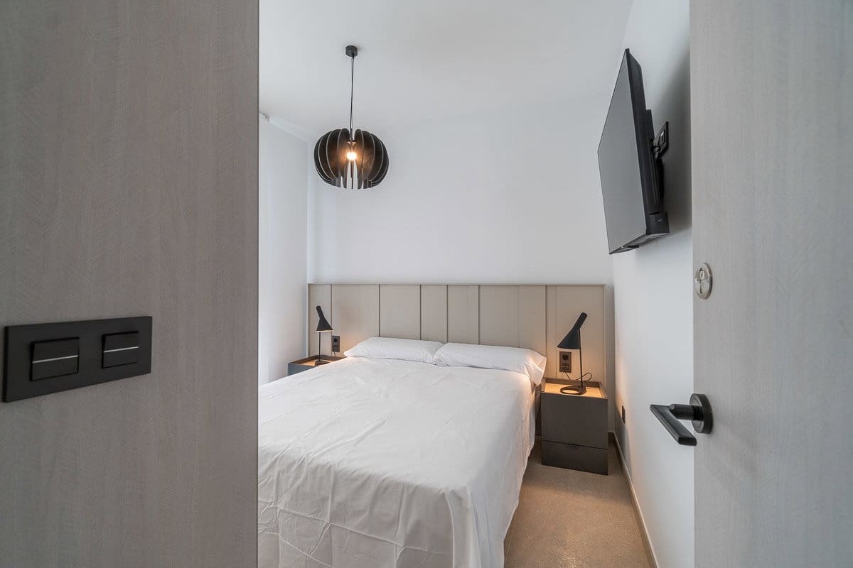 Apartamento de 4 habitaciones en Guardamar del Segura en alquiler con piscina garaje - 2.250 € (Ref: 10160266)