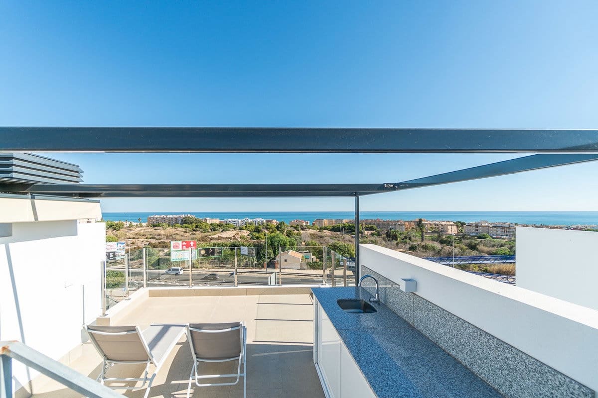 Apartamento de 4 habitaciones en Guardamar del Segura en alquiler con piscina garaje - 2.250 € (Ref: 10160266)