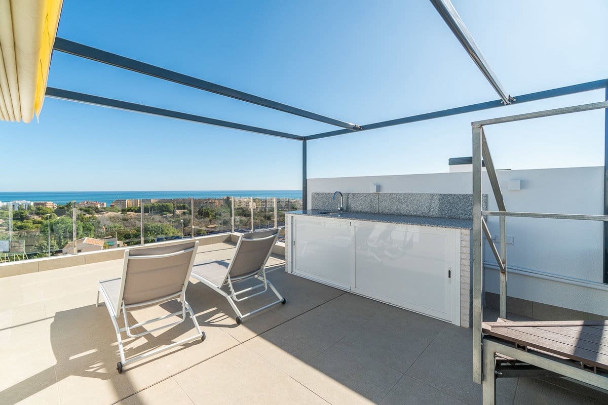 Apartamento de 4 habitaciones en Guardamar del Segura en alquiler con piscina garaje - 2.250 € (Ref: 10160266)