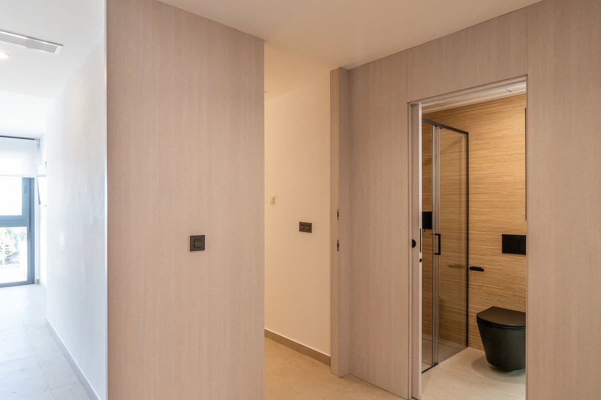 Apartamento de 4 habitaciones en Guardamar del Segura en alquiler con piscina garaje - 2.250 € (Ref: 10160266)