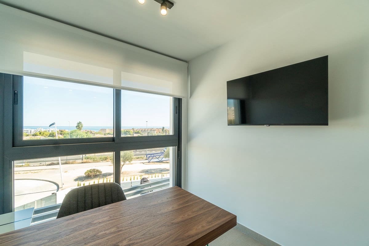 Apartamento de 4 habitaciones en Guardamar del Segura en alquiler con piscina garaje - 2.250 € (Ref: 10160266)