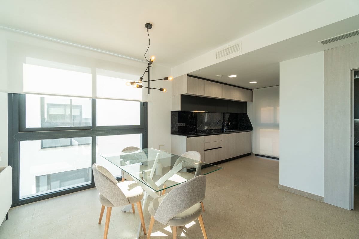 Apartamento de 4 habitaciones en Guardamar del Segura en alquiler con piscina garaje - 2.250 € (Ref: 10160266)