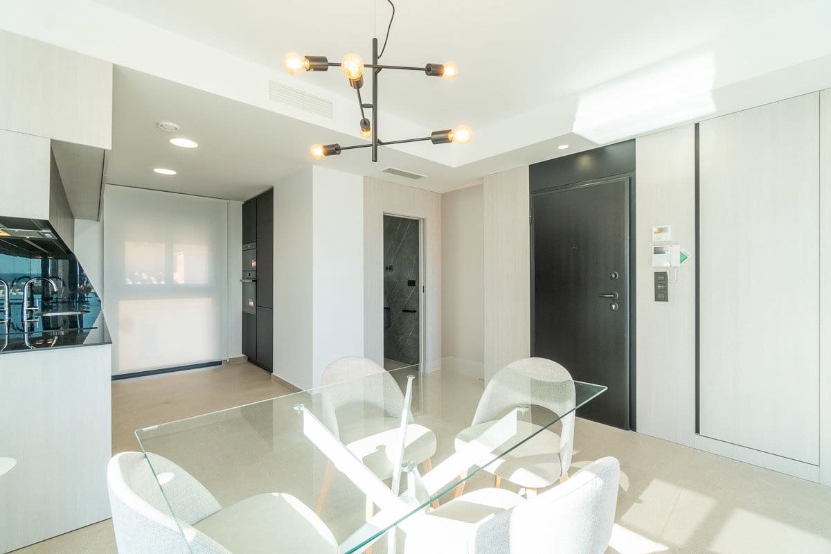 Apartamento de 4 habitaciones en Guardamar del Segura en alquiler con piscina garaje - 2.250 € (Ref: 10160266)