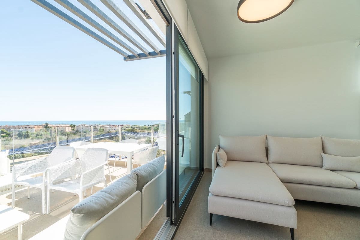 Apartamento de 4 habitaciones en Guardamar del Segura en alquiler con piscina garaje - 2.250 € (Ref: 10160266)