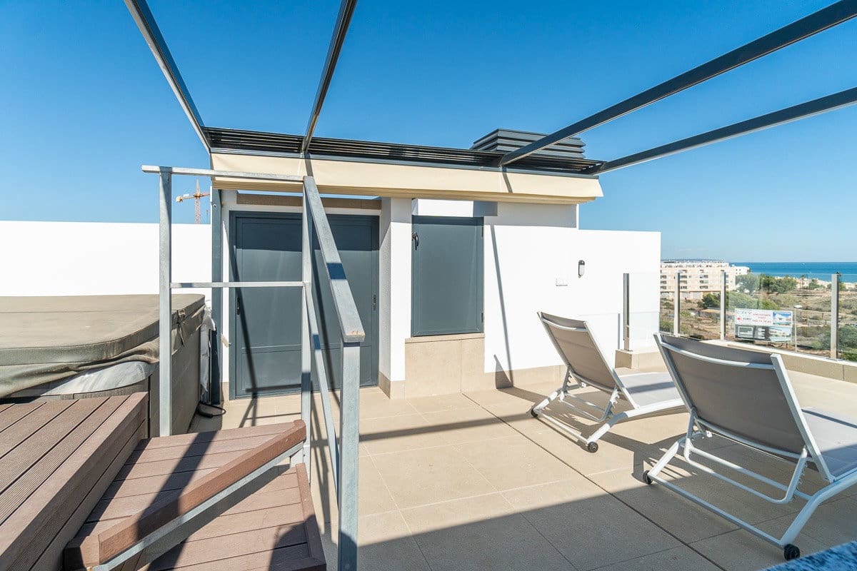Apartamento de 4 habitaciones en Guardamar del Segura en alquiler con piscina garaje - 2.250 € (Ref: 10160266)