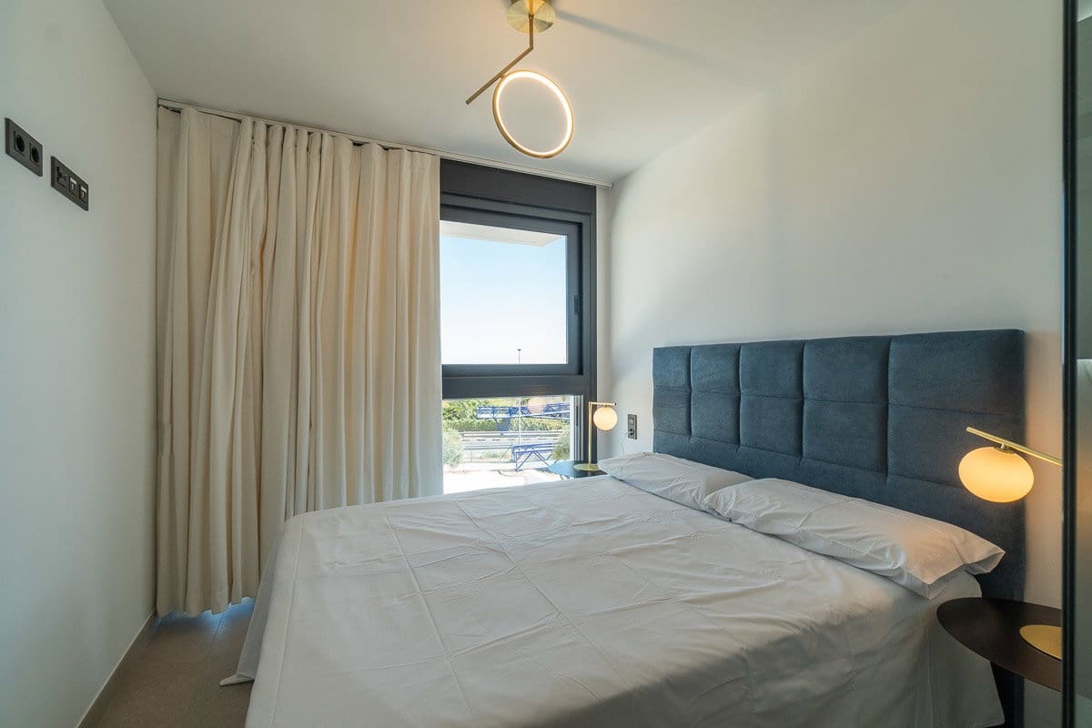 Apartamento de 4 habitaciones en Guardamar del Segura en alquiler con piscina garaje - 2.250 € (Ref: 10160266)