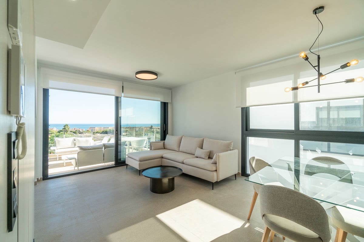 Apartamento de 4 habitaciones en Guardamar del Segura en alquiler con piscina garaje - 2.250 € (Ref: 10160266)
