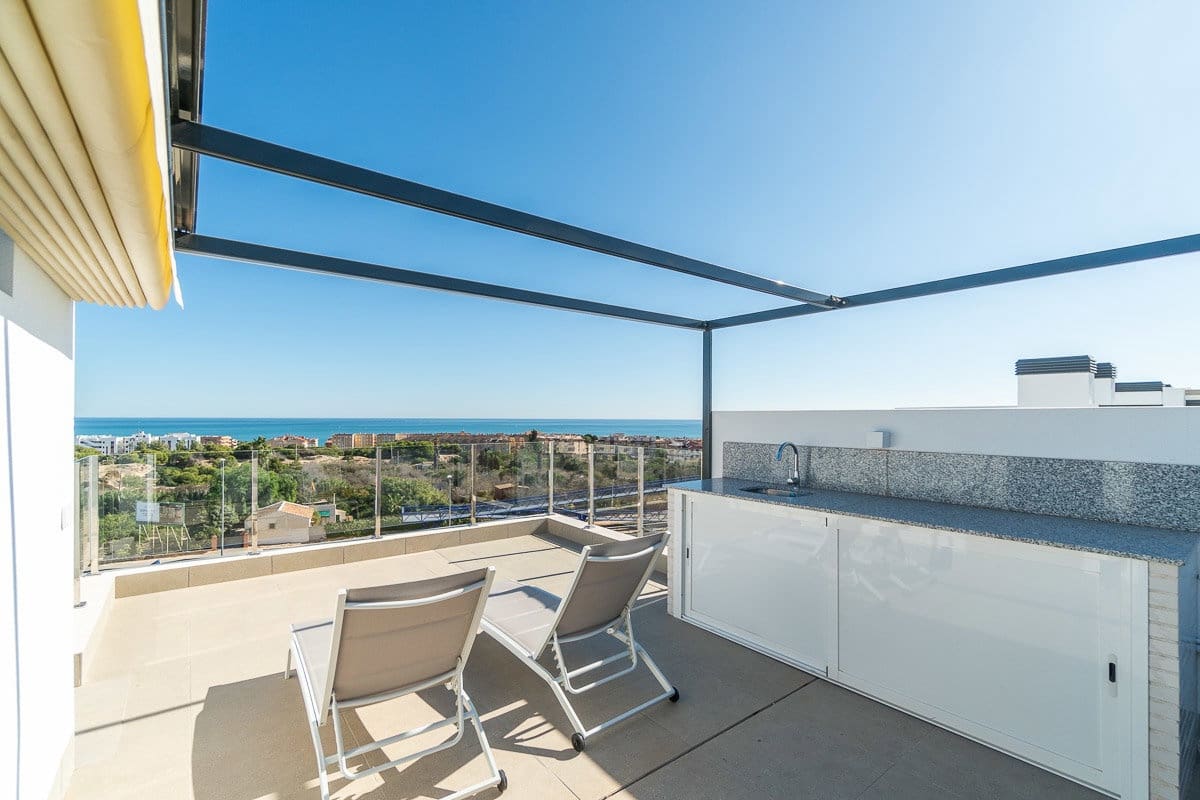 Apartamento de 4 habitaciones en Guardamar del Segura en alquiler con piscina garaje - 2.250 € (Ref: 10160266)