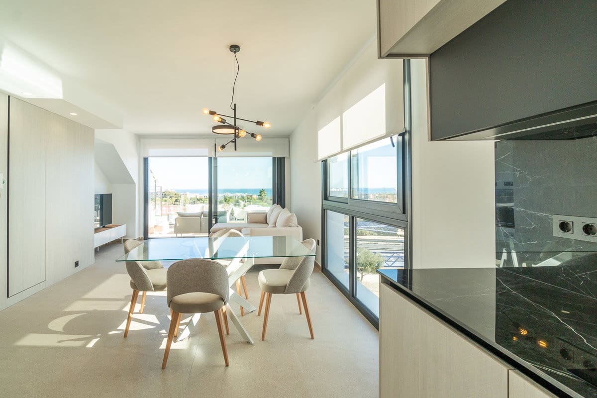 Apartamento de 4 habitaciones en Guardamar del Segura en alquiler con piscina garaje - 2.250 € (Ref: 10160266)