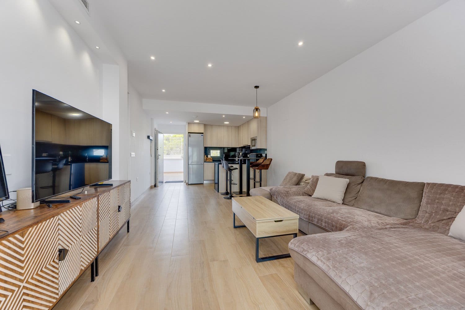 2 camera da letto Appartamento da affittare in Torrevieja con piscina garage - 1.500 € (Rif: 10183862)