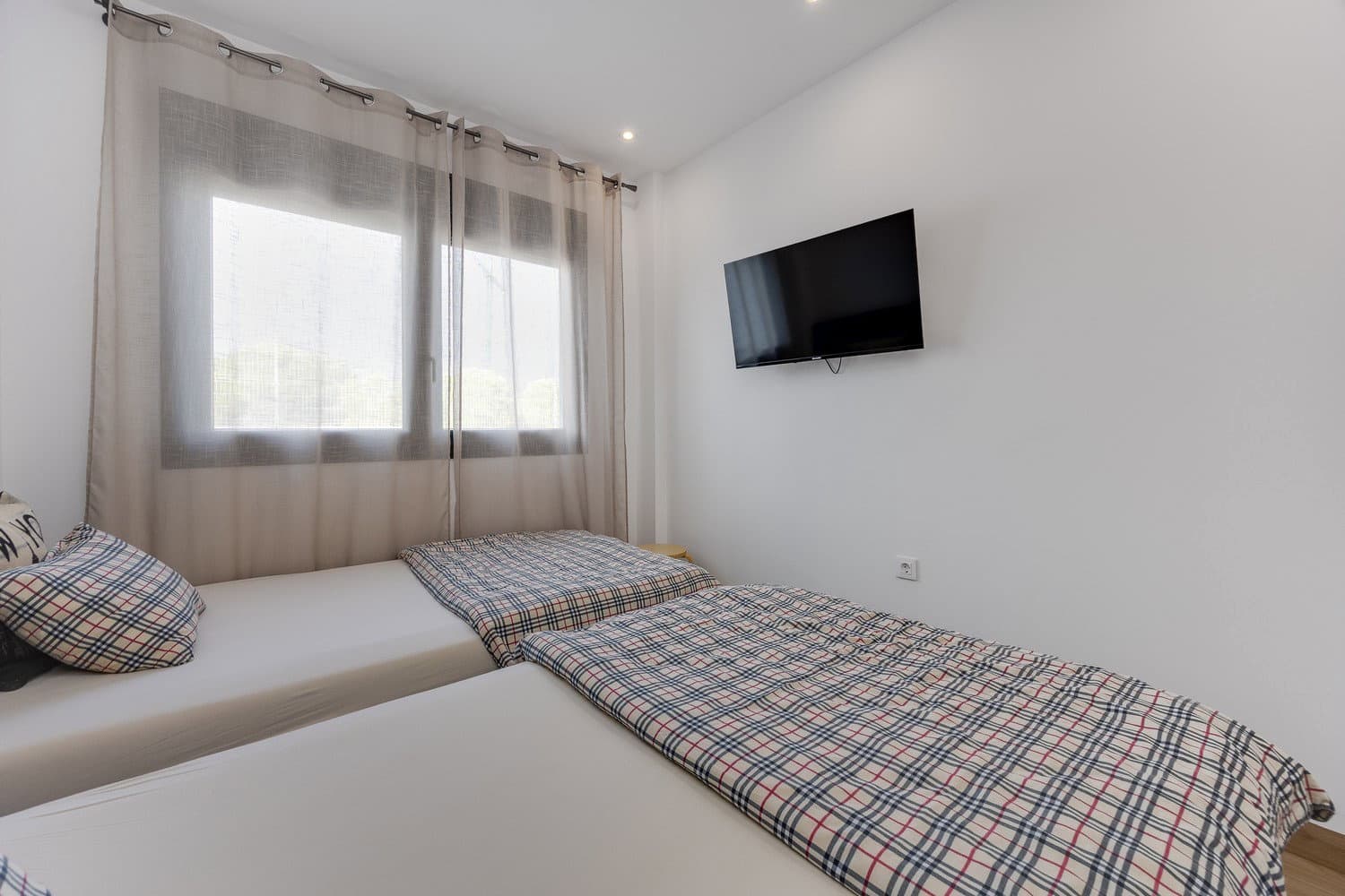 2 camera da letto Appartamento da affittare in Torrevieja con piscina garage - 1.500 € (Rif: 10183862)