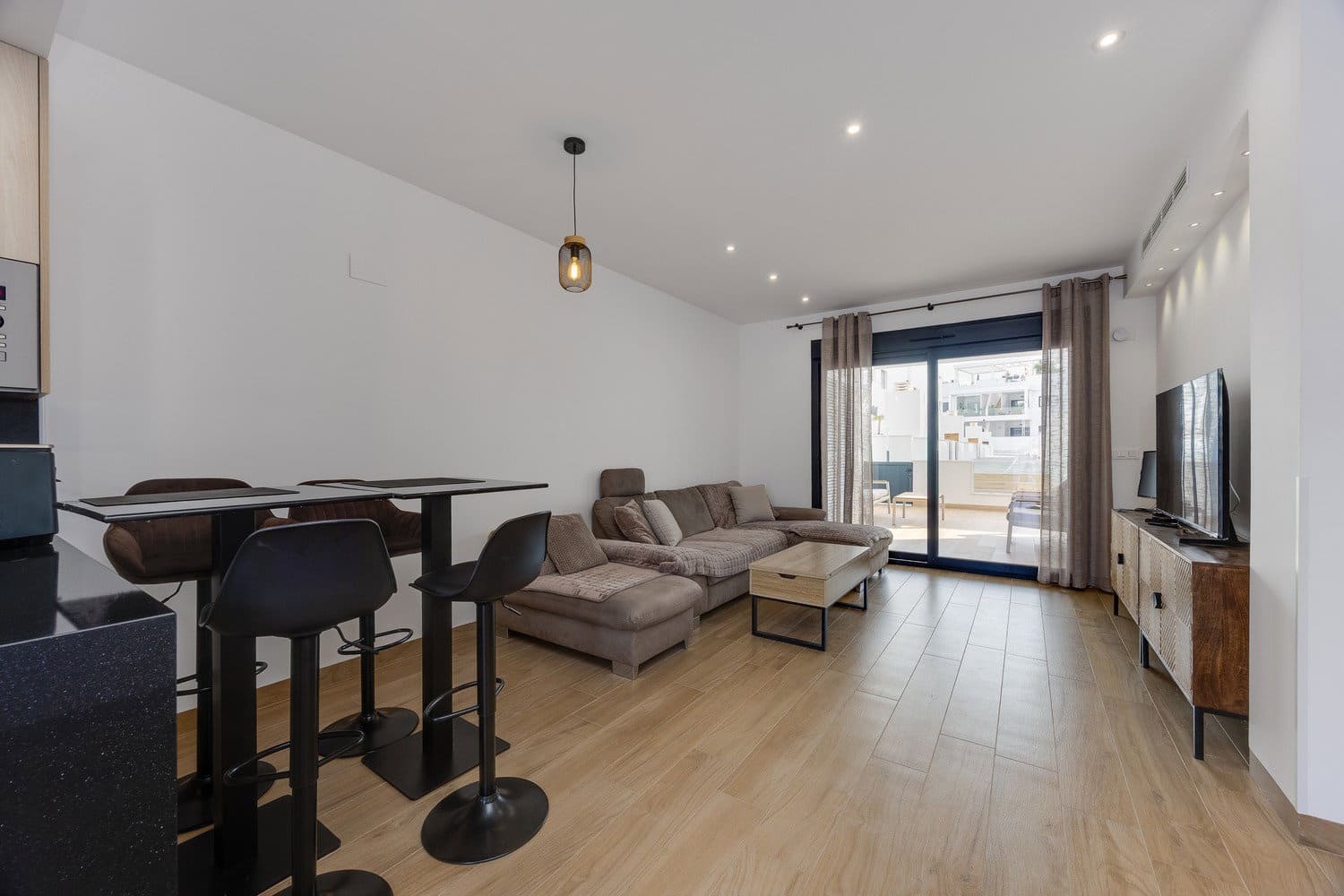 2 camera da letto Appartamento da affittare in Torrevieja con piscina garage - 1.500 € (Rif: 10183862)