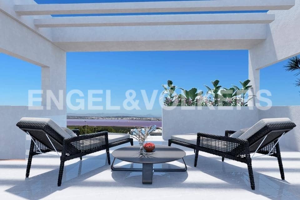 2 bedroom Apartment for sale in Torrevieja with pool garage - € 322,900 (Ref: 7030184)