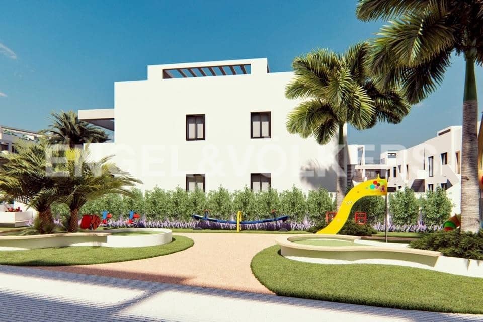 2 bedroom Apartment for sale in Torrevieja with pool garage - € 322,900 (Ref: 7030184)