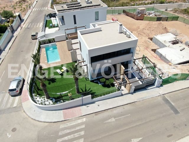 4 camera da letto Villa in vendita in Dehesa de Campoamor, Orihuela con piscina - 960.000 € (Rif: 7030185)