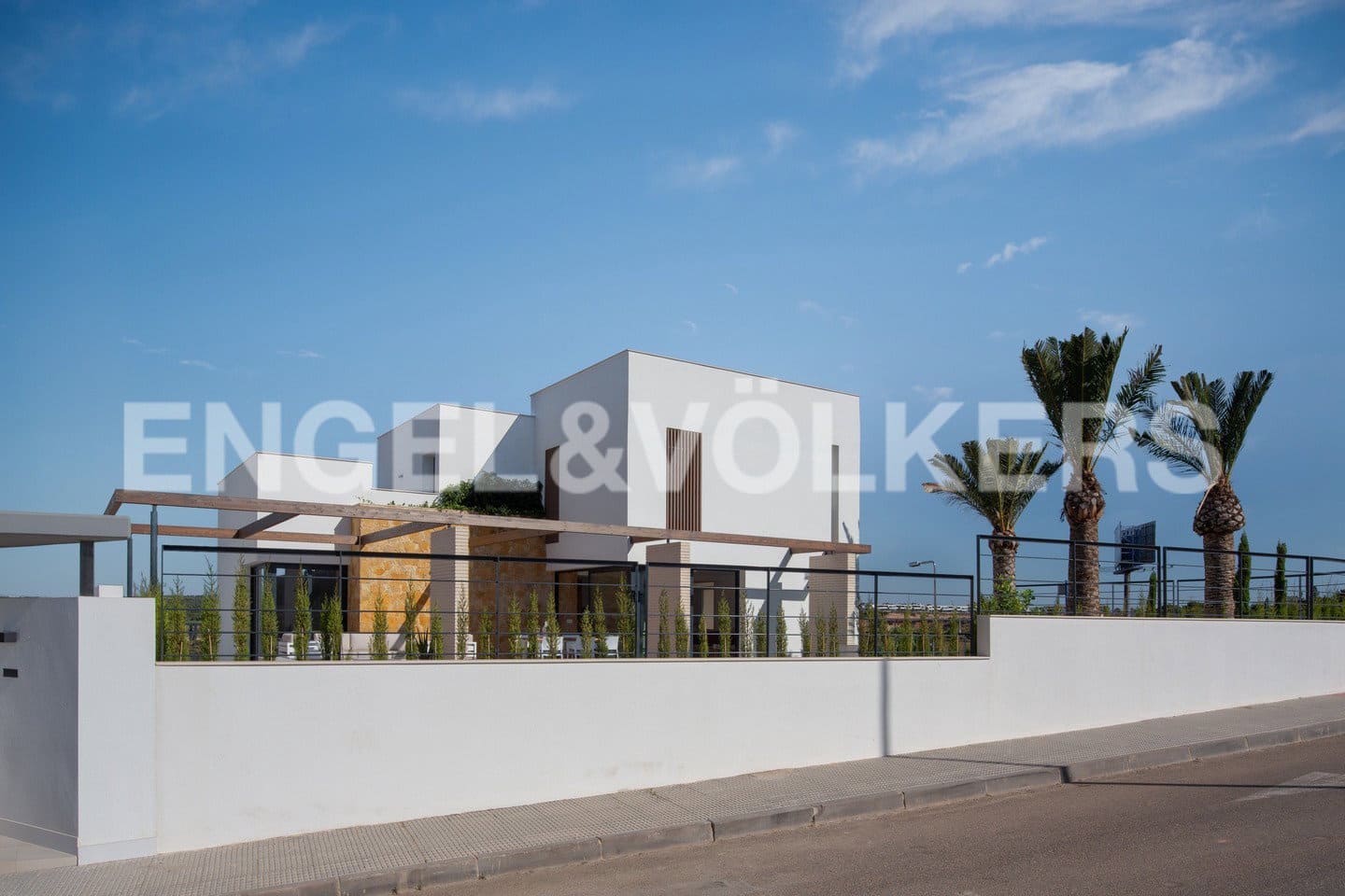 Chalet de 4 habitaciones en Orihuela Costa en venta con piscina garaje - 1.160.000 € (Ref: 7030185)