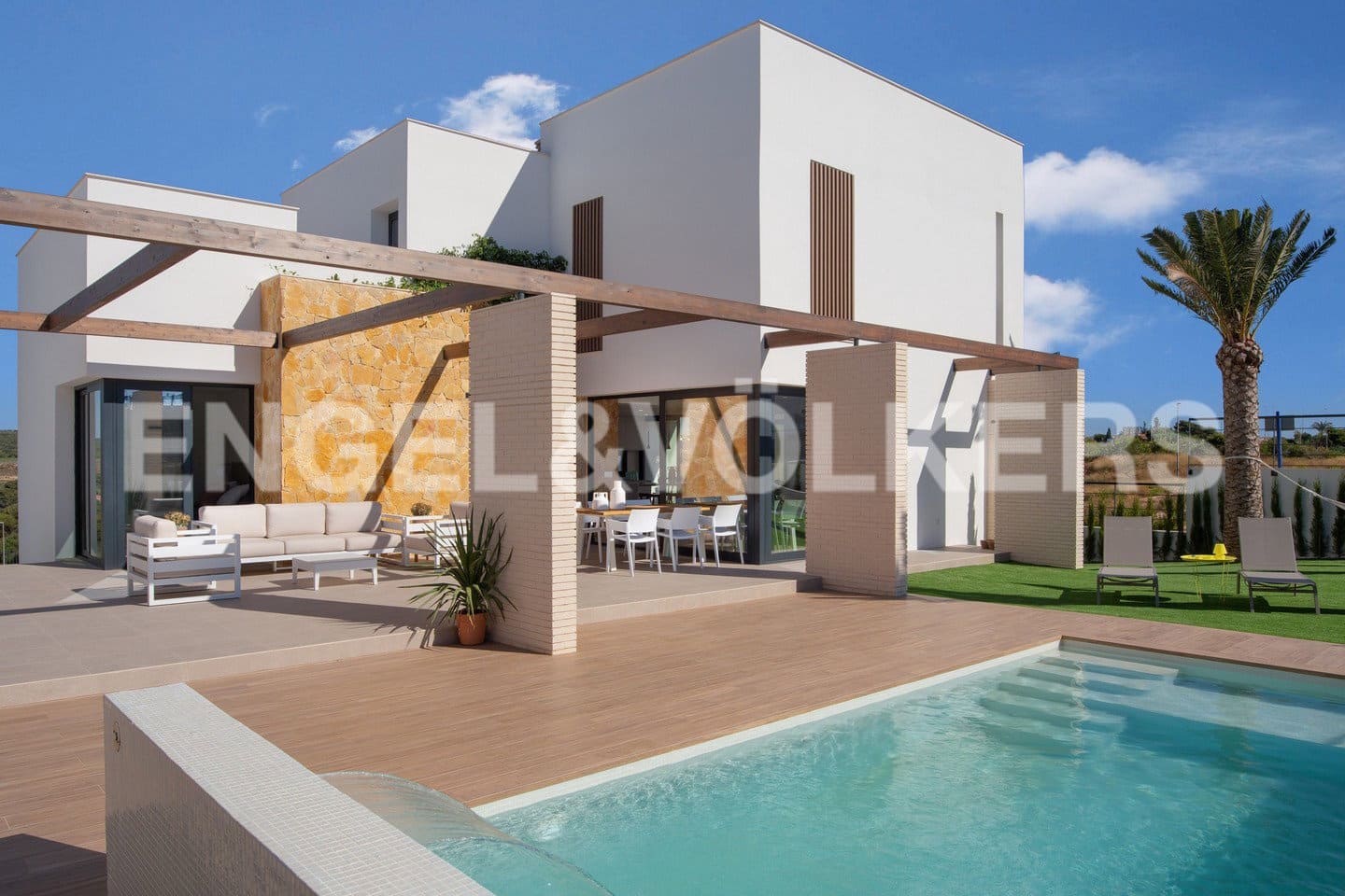 Chalet de 4 habitaciones en Orihuela Costa en venta con piscina garaje - 1.160.000 € (Ref: 7030185)
