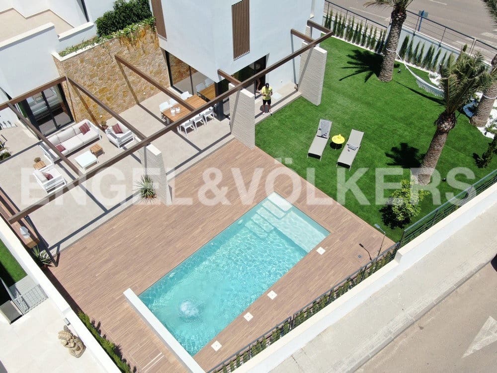 Chalet de 4 habitaciones en Orihuela Costa en venta con piscina garaje - 1.160.000 € (Ref: 7030185)