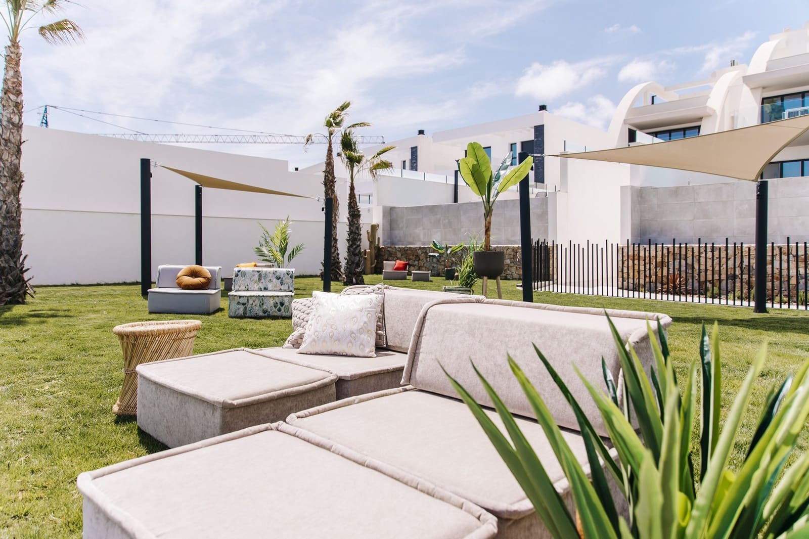 Apartamento de 3 habitaciones en Torrevieja en venta con piscina - 449.000 € (Ref: 7030208)