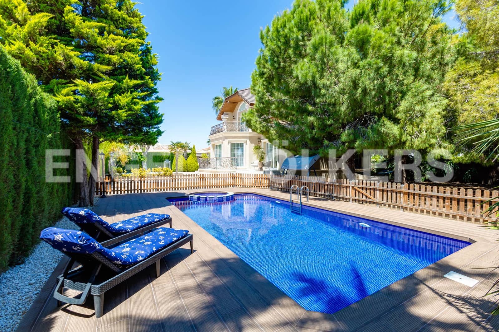 4 camera da letto Villa in vendita in Dona Pepa con piscina - 1.100.000 € (Rif: 7030212)