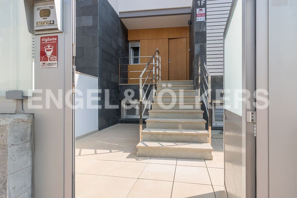 Chalet de 5 habitaciones en Guardamar del Segura en venta con piscina - 594.000 € (Ref: 7030262)