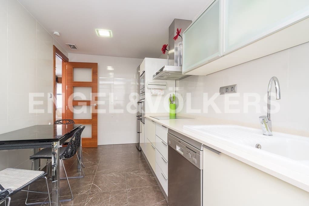 Chalet de 5 habitaciones en Guardamar del Segura en venta con piscina - 594.000 € (Ref: 7030262)