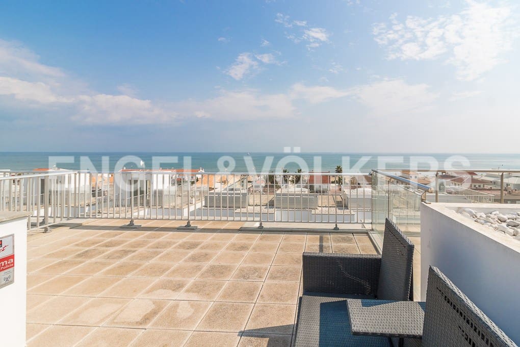 Chalet de 5 habitaciones en Guardamar del Segura en venta con piscina - 594.000 € (Ref: 7030262)