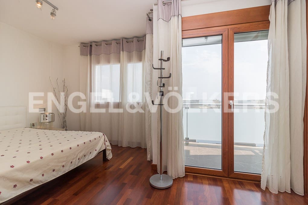 Chalet de 5 habitaciones en Guardamar del Segura en venta con piscina - 594.000 € (Ref: 7030262)