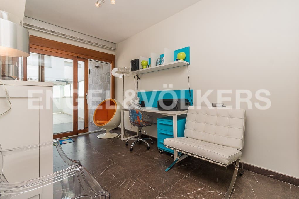 Chalet de 5 habitaciones en Guardamar del Segura en venta con piscina - 594.000 € (Ref: 7030262)