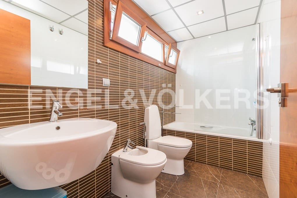 Chalet de 5 habitaciones en Guardamar del Segura en venta con piscina - 594.000 € (Ref: 7030262)