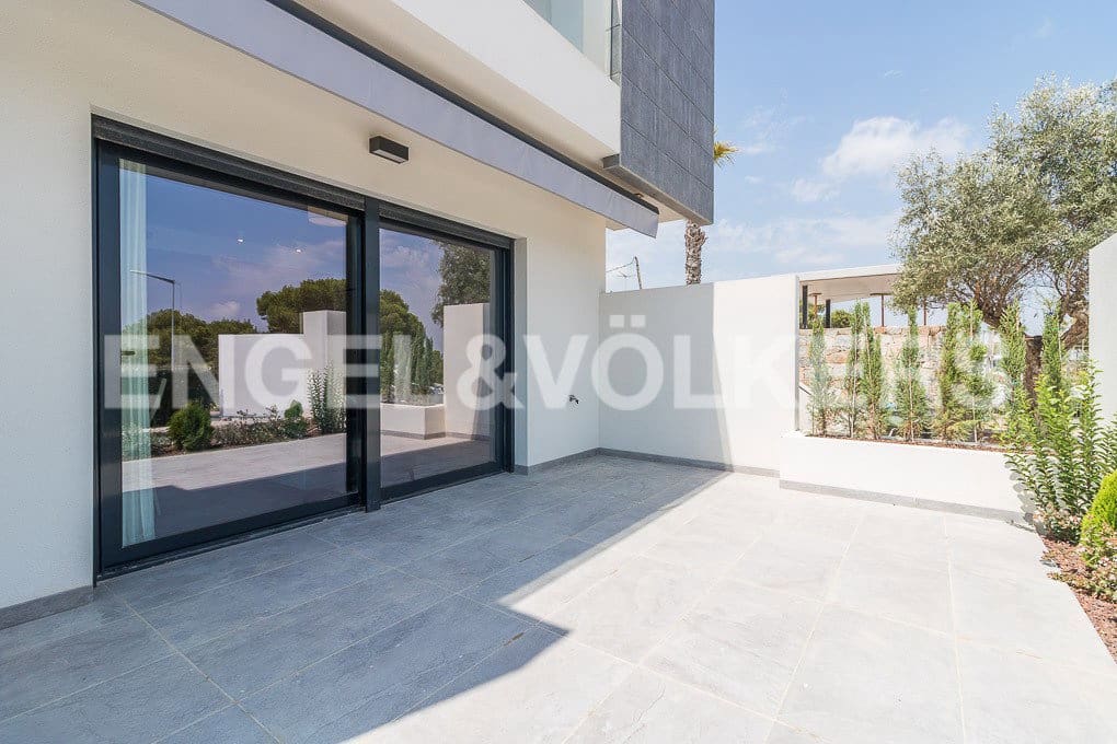 3 soveværelse Lejlighed til salg i Torrevieja med swimmingpool garage - € 330.000 (Ref: 7030269)