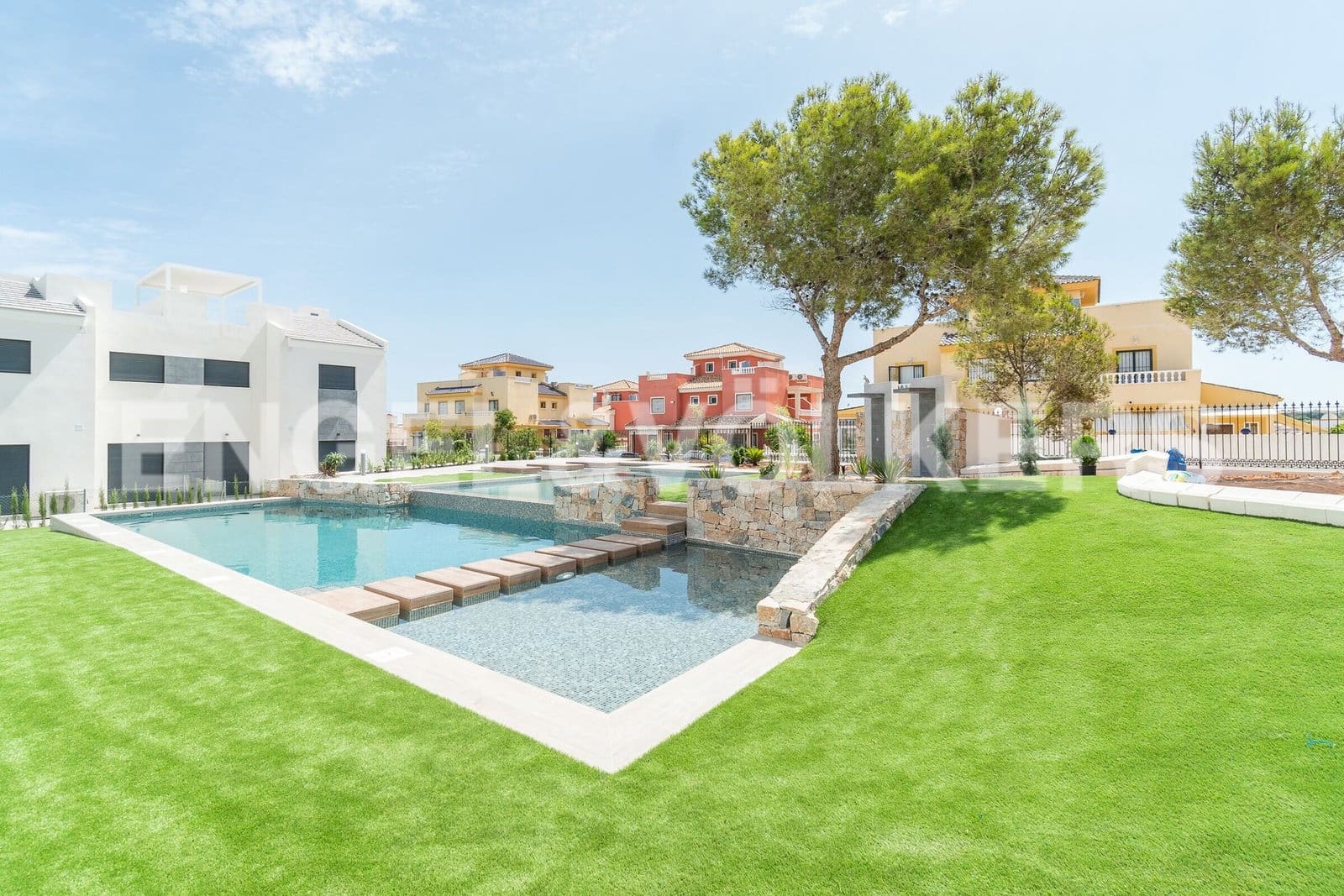 3 soveværelse Lejlighed til salg i Torrevieja med swimmingpool garage - € 330.000 (Ref: 7030269)