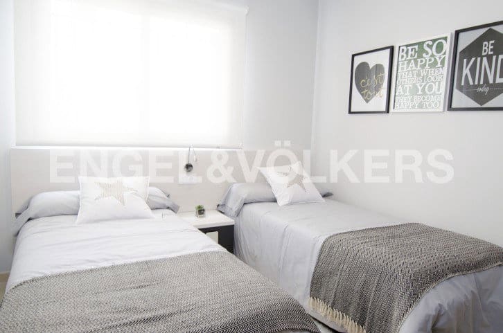 Apartamento de 3 habitaciones en Torrevieja en venta con piscina garaje - 229.000 € (Ref: 7030274)