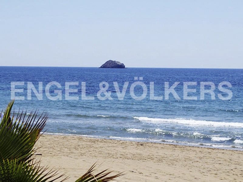 Apartamento de 3 habitaciones en Torrevieja en venta con piscina garaje - 229.000 € (Ref: 7030274)