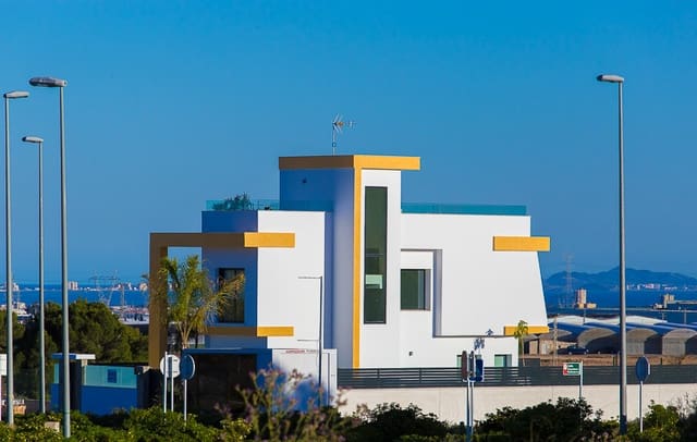 Chalet de 3 habitaciones en Pilar de la Horadada en venta con piscina - 399.000 € (Ref: 7030293)