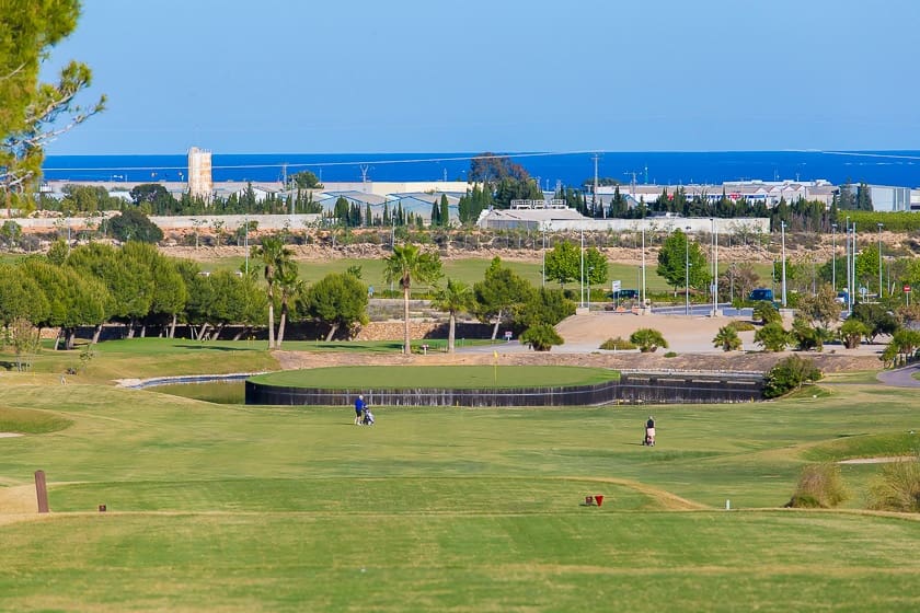 Chalet de 3 habitaciones en Pilar de la Horadada en venta con piscina - 399.000 € (Ref: 7030293)