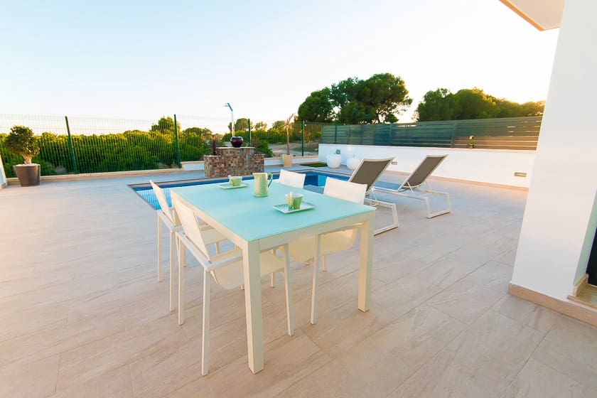 Chalet de 3 habitaciones en Pilar de la Horadada en venta con piscina - 399.000 € (Ref: 7030293)