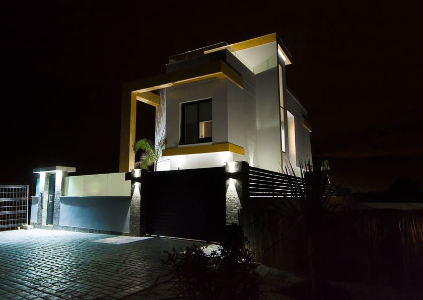 Chalet de 3 habitaciones en Pilar de la Horadada en venta con piscina - 399.000 € (Ref: 7030293)