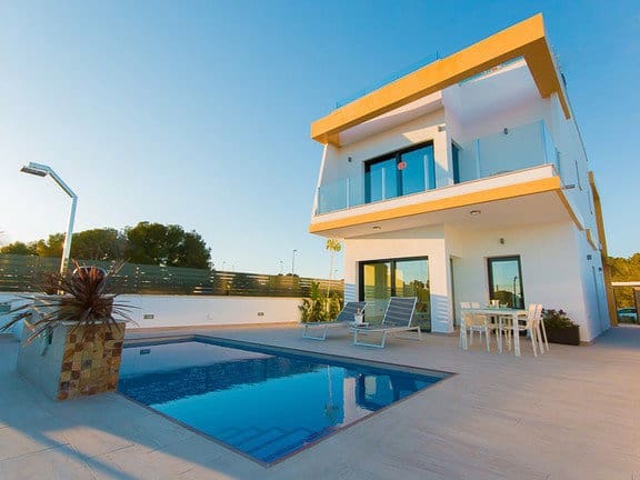 3 Zimmer Villa zu verkaufen in Pilar de la Horadada ciudad, Pilar de la Horadada mit Pool - 399.000 € (Ref: 7030293)