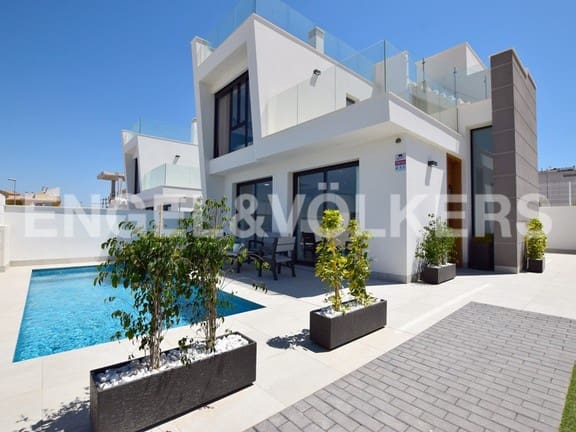 3 bedroom Villa for sale in Los Montesinos with pool - € 405,900 (Ref: 7030296)