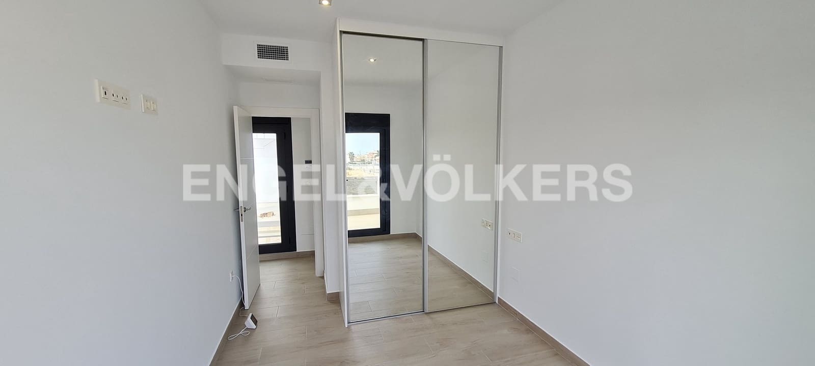 3 camera da letto Villa in vendita in Villamartin con piscina - 399.900 € (Rif: 7030302)