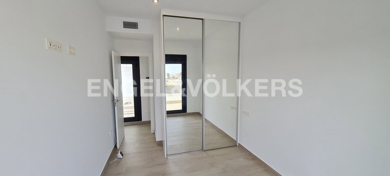 3 bedroom Villa for sale in Orihuela Costa with pool garage - € 539,900 (Ref: 7030302)