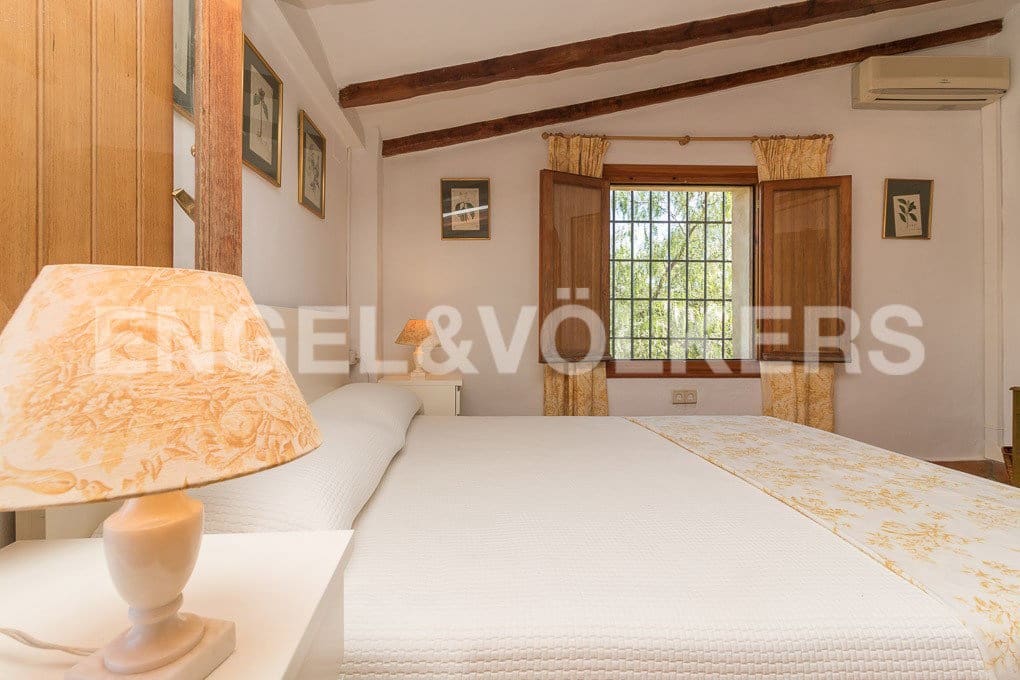 6 bedroom Villa for sale in San Miguel de Salinas with pool garage - € 800,000 (Ref: 7030307)