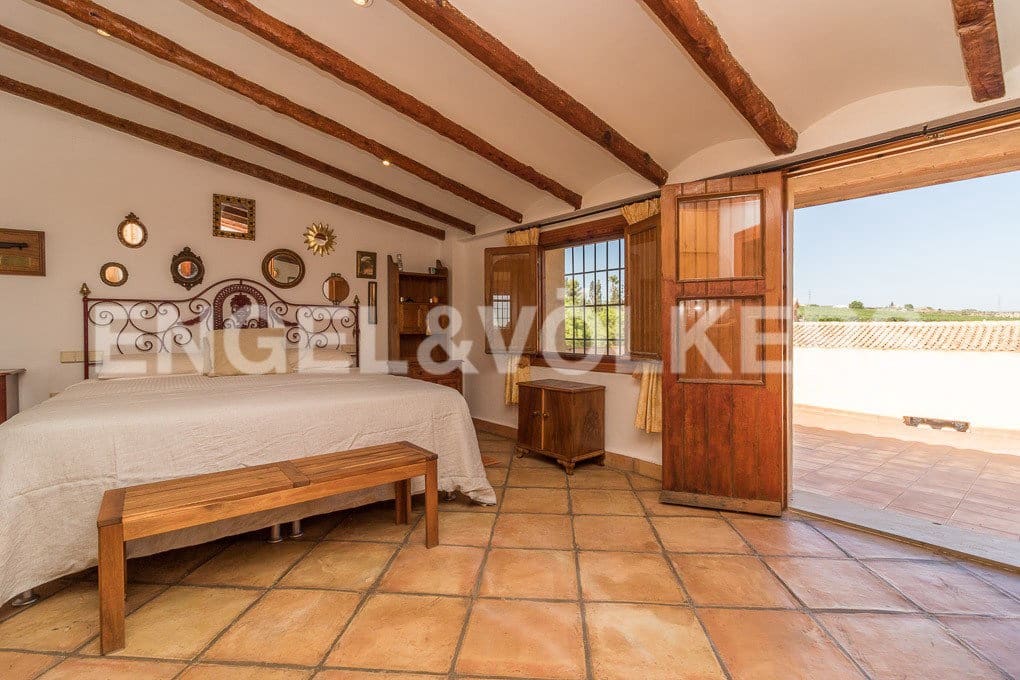 6 bedroom Villa for sale in San Miguel de Salinas with pool garage - € 800,000 (Ref: 7030307)