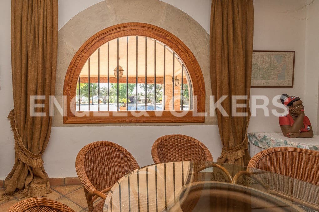 6 bedroom Villa for sale in San Miguel de Salinas with pool garage - € 800,000 (Ref: 7030307)