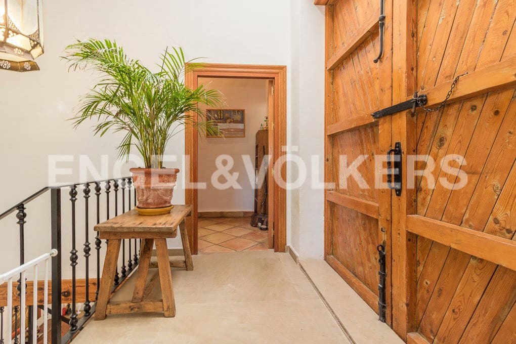 6 bedroom Villa for sale in San Miguel de Salinas with pool garage - € 800,000 (Ref: 7030307)