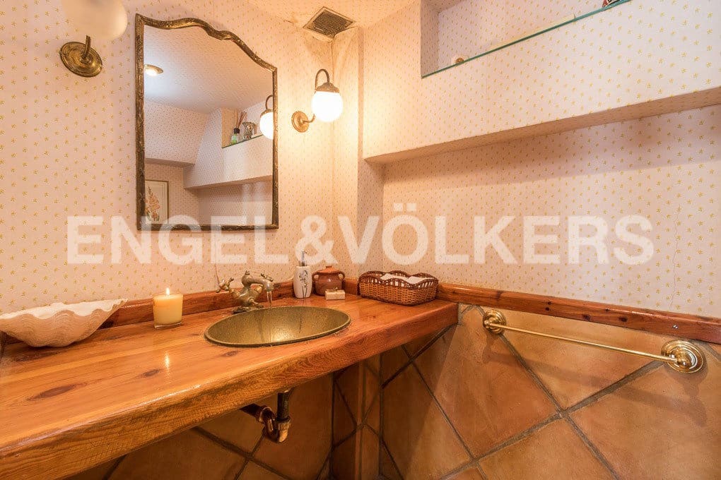 6 bedroom Villa for sale in San Miguel de Salinas with pool garage - € 800,000 (Ref: 7030307)