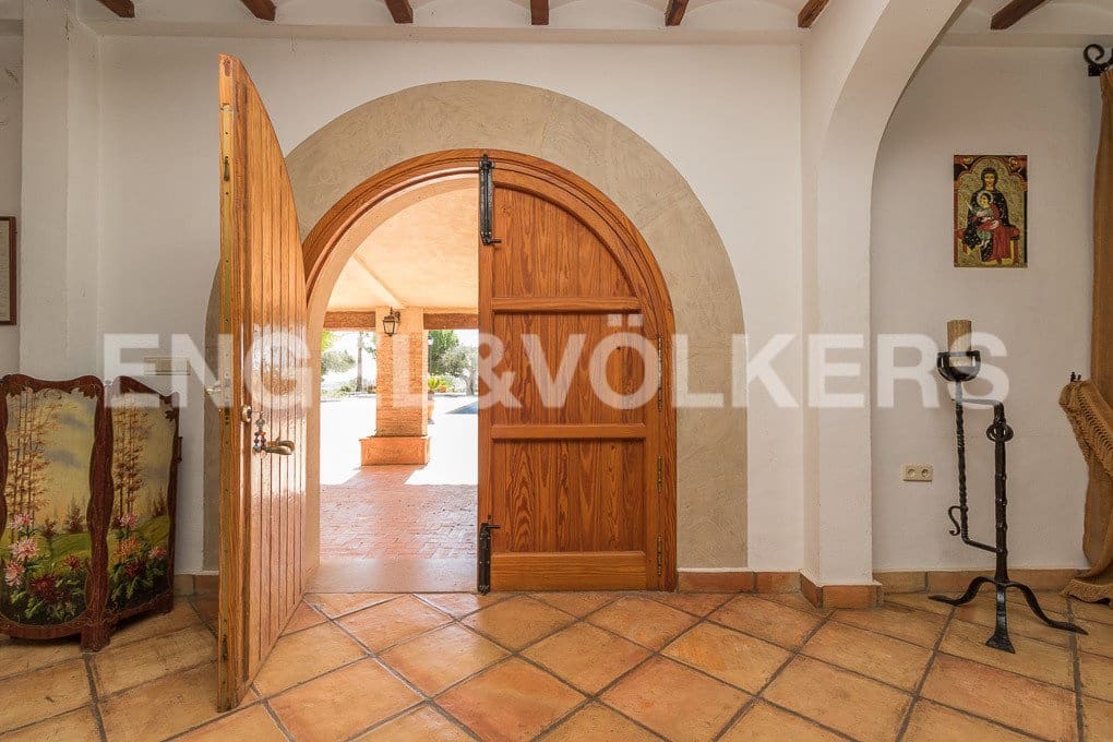 6 bedroom Villa for sale in San Miguel de Salinas with pool garage - € 800,000 (Ref: 7030307)