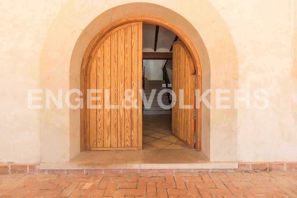 6 bedroom Villa for sale in San Miguel de Salinas with pool garage - € 800,000 (Ref: 7030307)