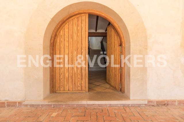6 bedroom Villa for sale in San Miguel de Salinas with pool garage - € 800,000 (Ref: 7030307)